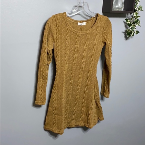 Dresses & Skirts - Boutique Knit Long Sleeve Sweater Dress sz S NWT